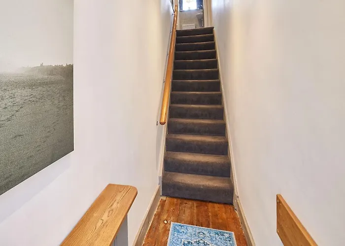 The Granville - Delightful 2-bed Victorian *